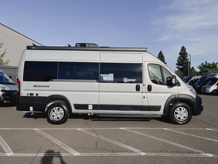 2026 Thor Motor Coach SEQUENCE — photo 15 view