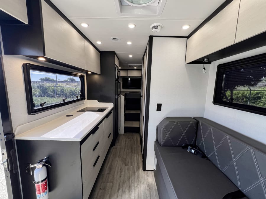 2026 Tiffin OPEN TRAIL — interior view