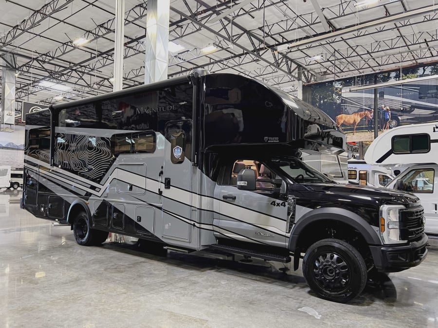 2027 Thor Motor Coach MAGNITUDE GRAND