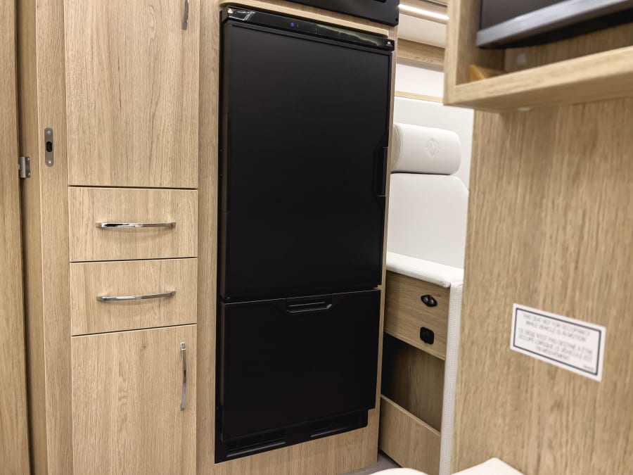 2026 Leisure Travel Vans UNITY — photo 14 view
