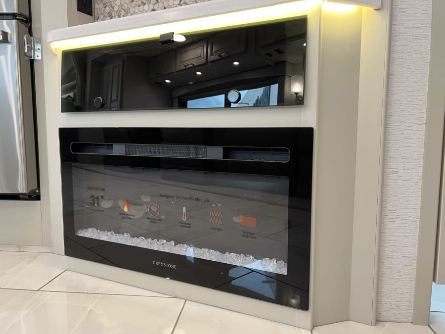 2026 Entegra ACCOLADE XL — photo 18 view