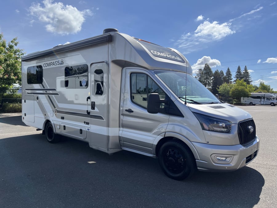2027 Thor Motor Coach COMPASS AWD