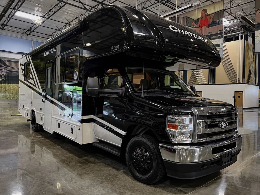 2027 Thor Motor Coach CHATEAU