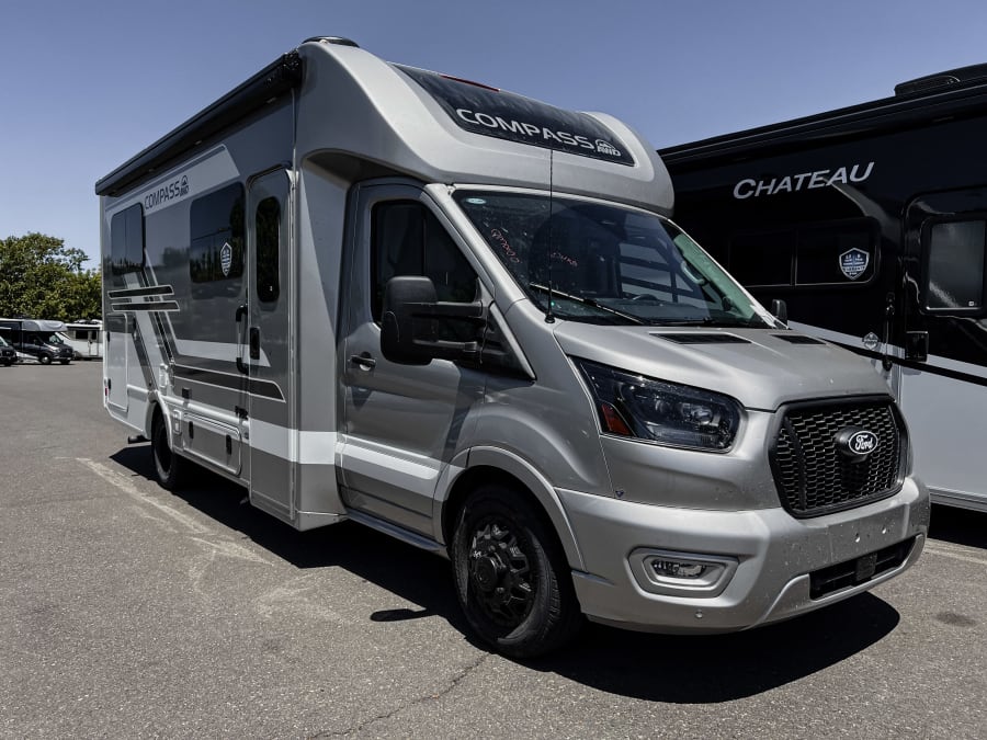 2027 Thor Motor Coach COMPASS AWD