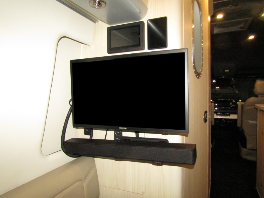 2024 Airstream INTERSTATE — photo 13 view