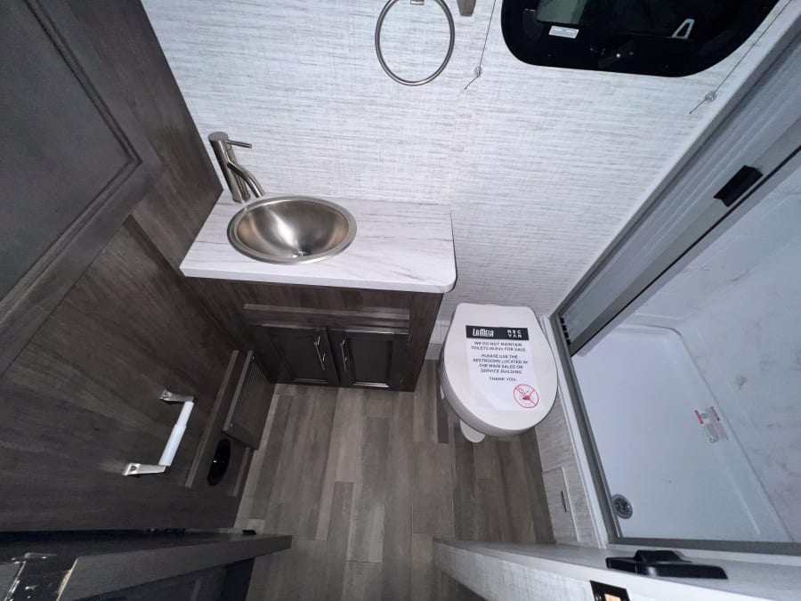 2025 Entegra QWEST SE — photo 13 view