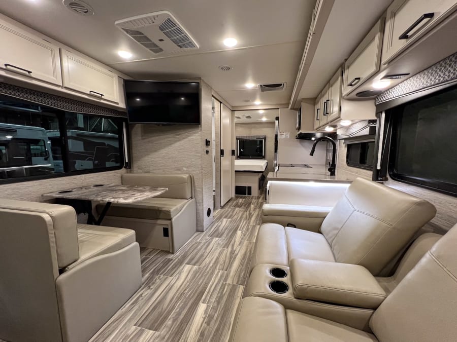 2023 Thor Motor Coach ACE — photo 9 view