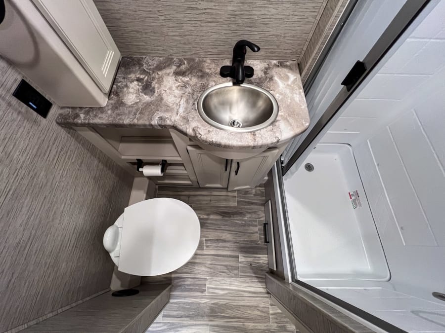 2023 Thor Motor Coach ACE — photo 17 view