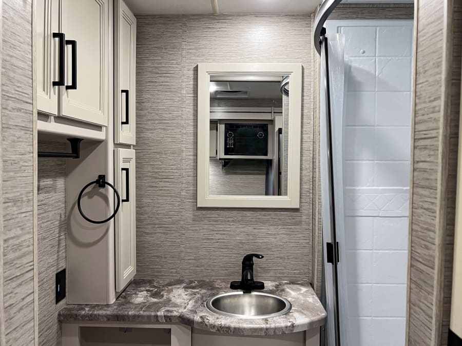 2023 Thor Motor Coach ACE — photo 18 view