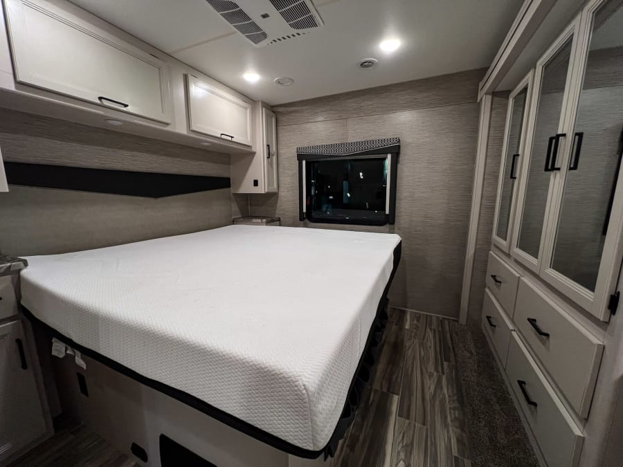 2023 Thor Motor Coach ACE — photo 20 view