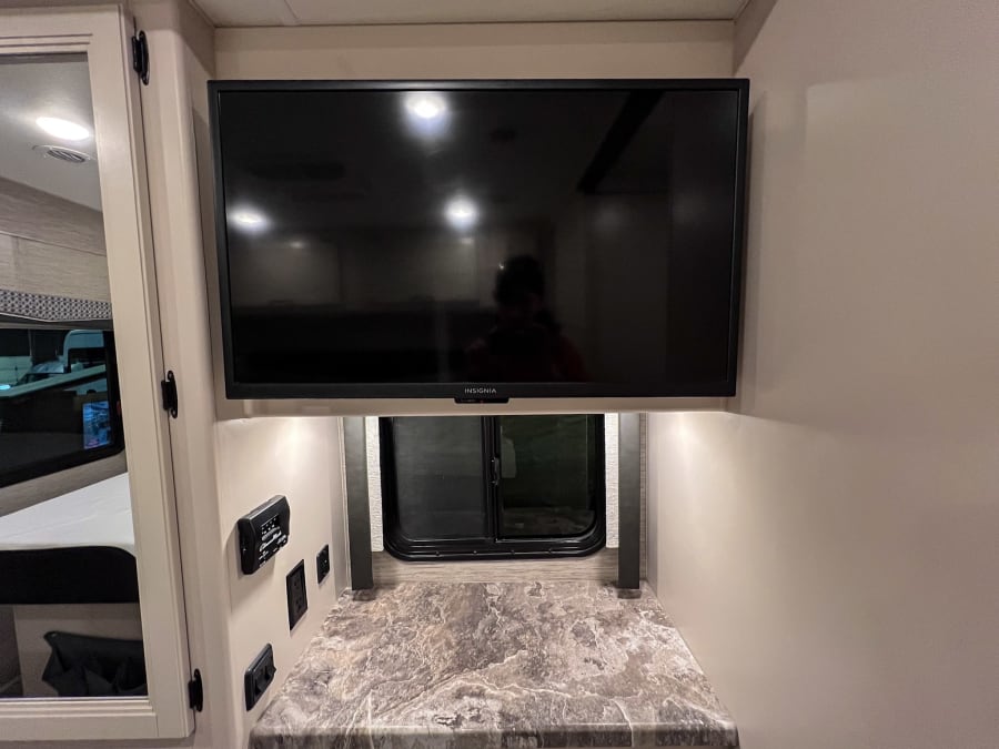 2023 Thor Motor Coach ACE — photo 22 view