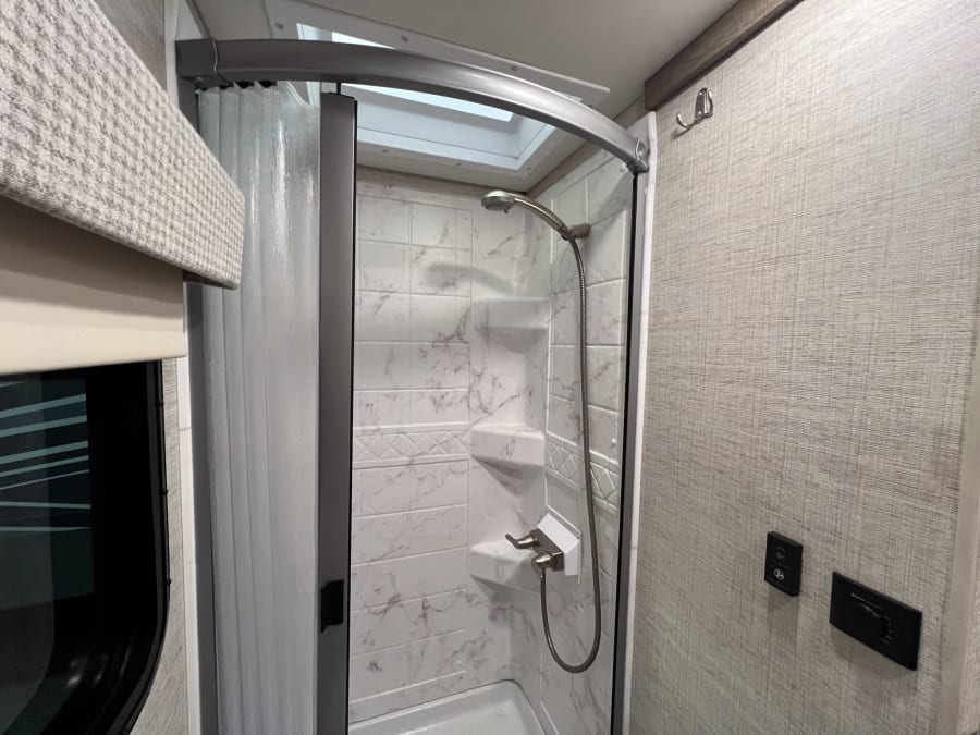 2022 Entegra QWEST — photo 17 view