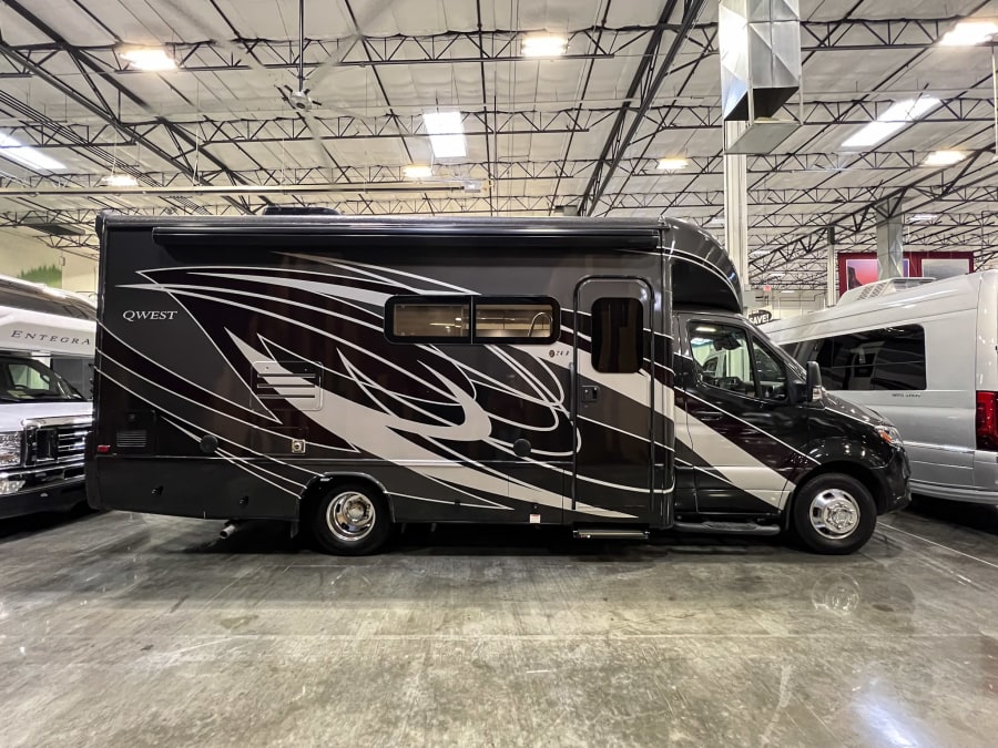 2022 Entegra QWEST — photo 19 view