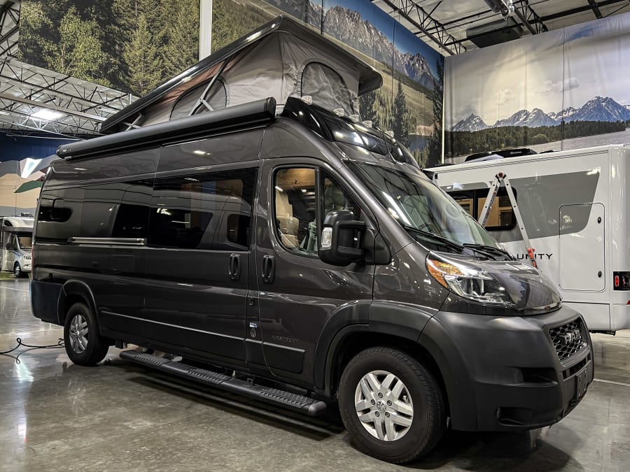 2023 Airstream RANGELINE