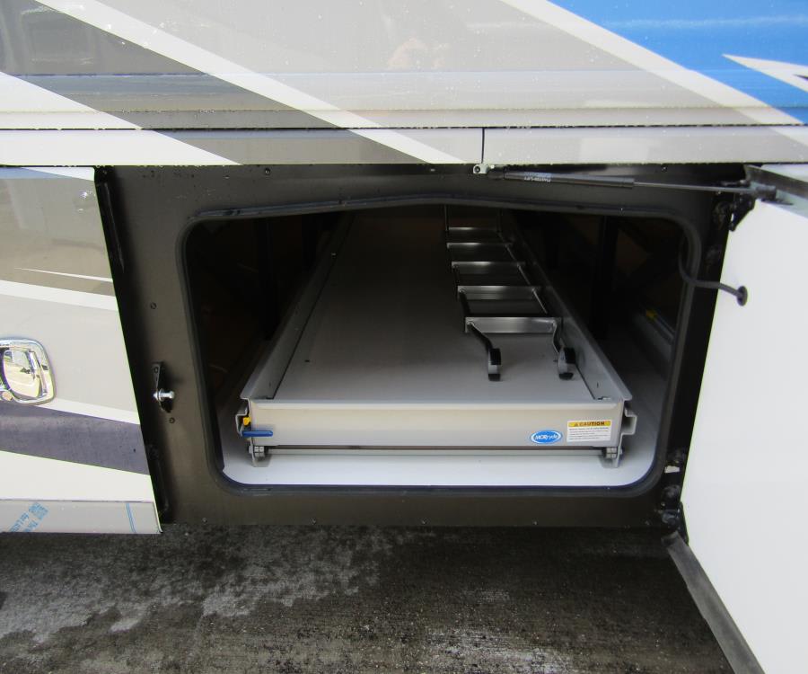 2026 Fleetwood DISCOVERY LXE — photo 35 view