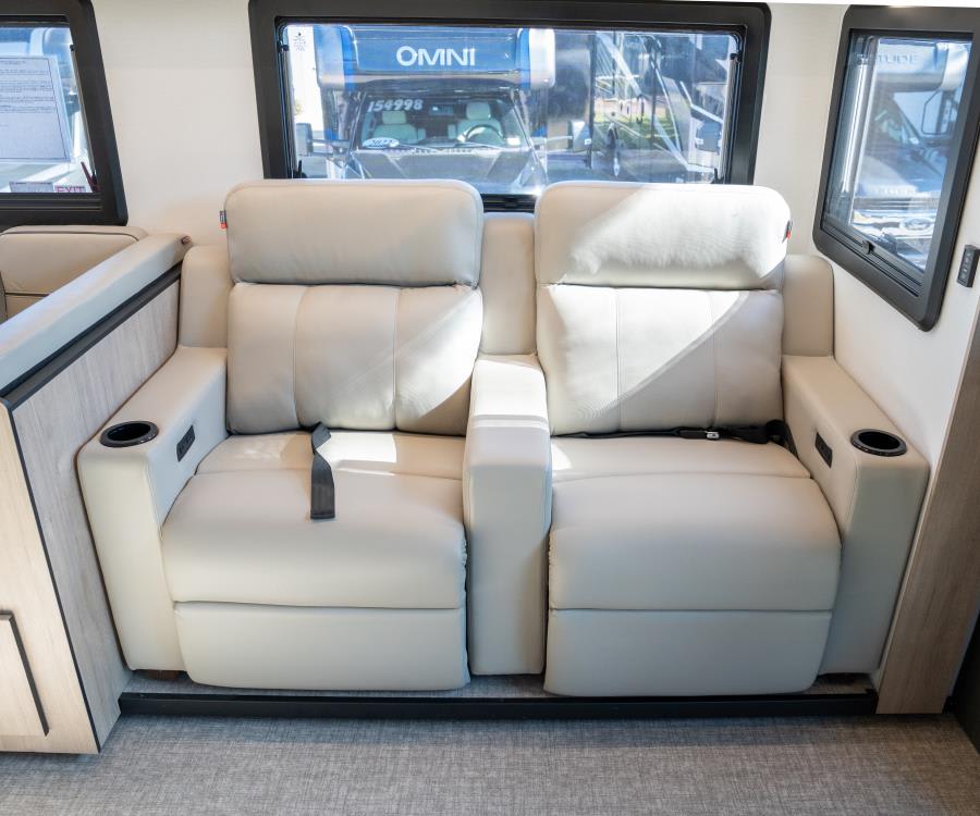 2026 Grand Design LINEAGE SERIES F — photo 14 view