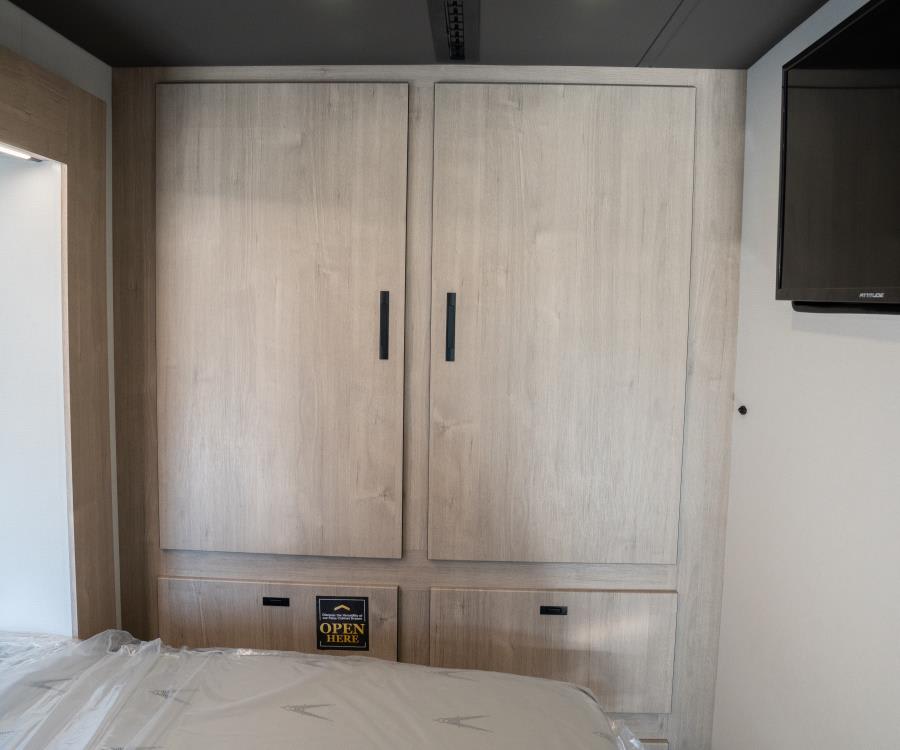 2026 Grand Design LINEAGE SERIES F — photo 17 view
