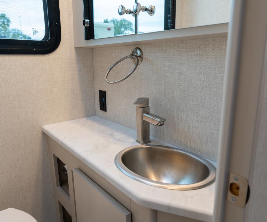 2026 Thor Motor Coach VEGAS — photo 17 view