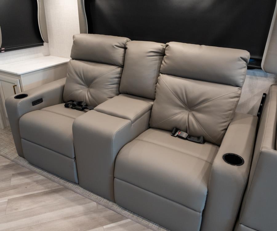 2026 Fleetwood BOUNDER — photo 14 view