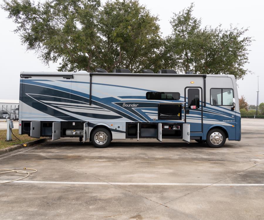 2026 Fleetwood BOUNDER — photo 24 view
