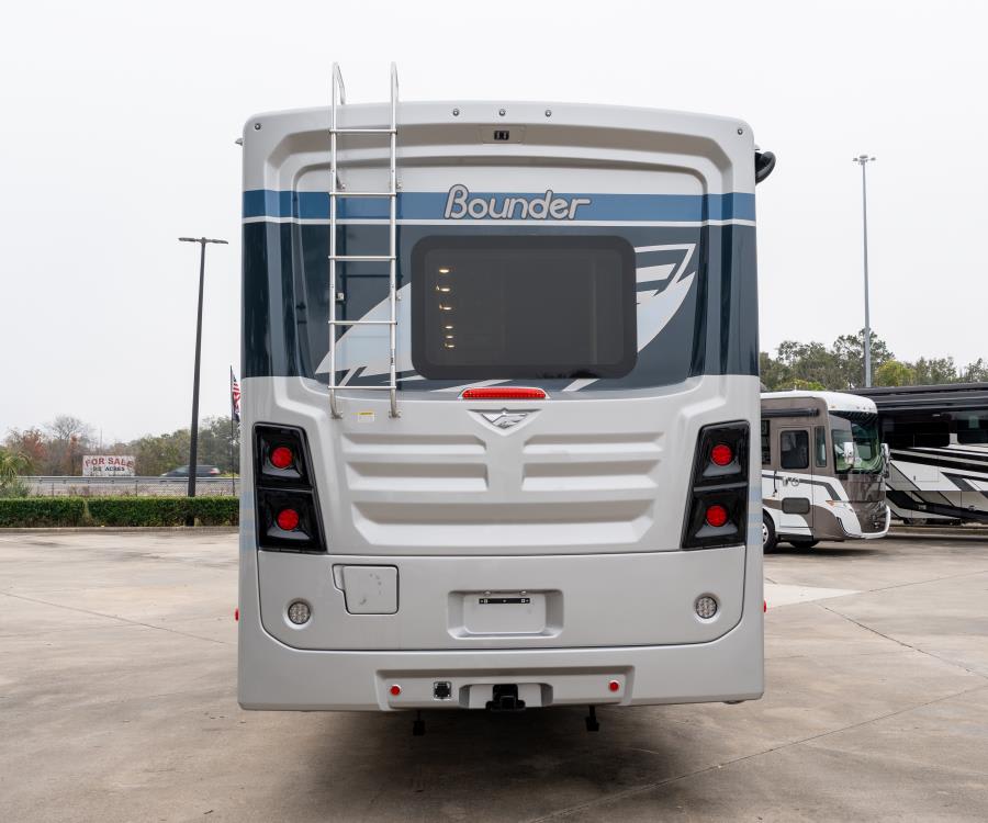 2026 Fleetwood BOUNDER — photo 25 view
