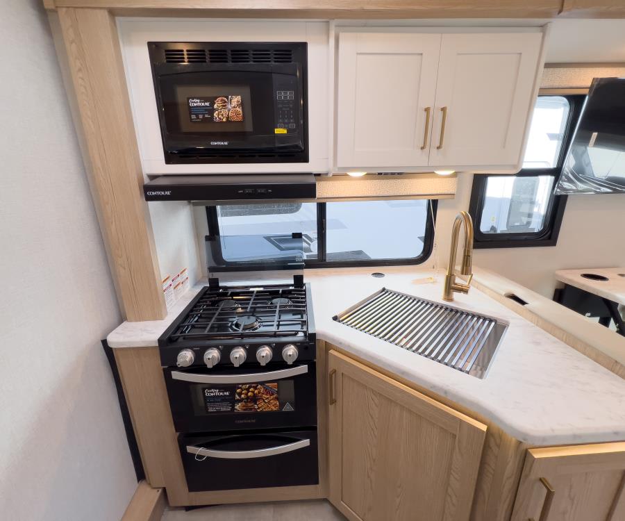 2026 Thor Motor Coach CHATEAU — photo 8 view