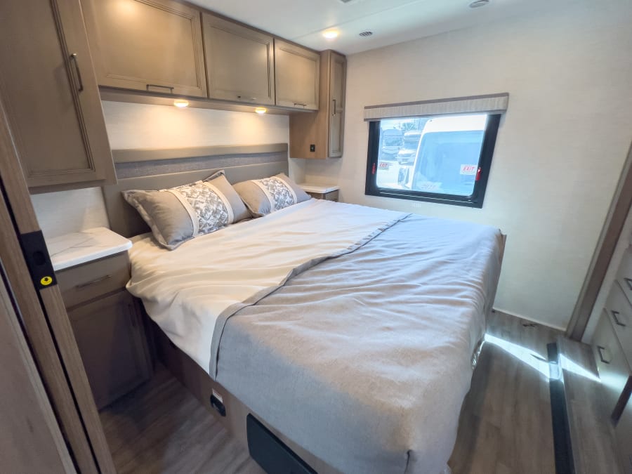 2026 Thor Motor Coach ACE — photo 15 view