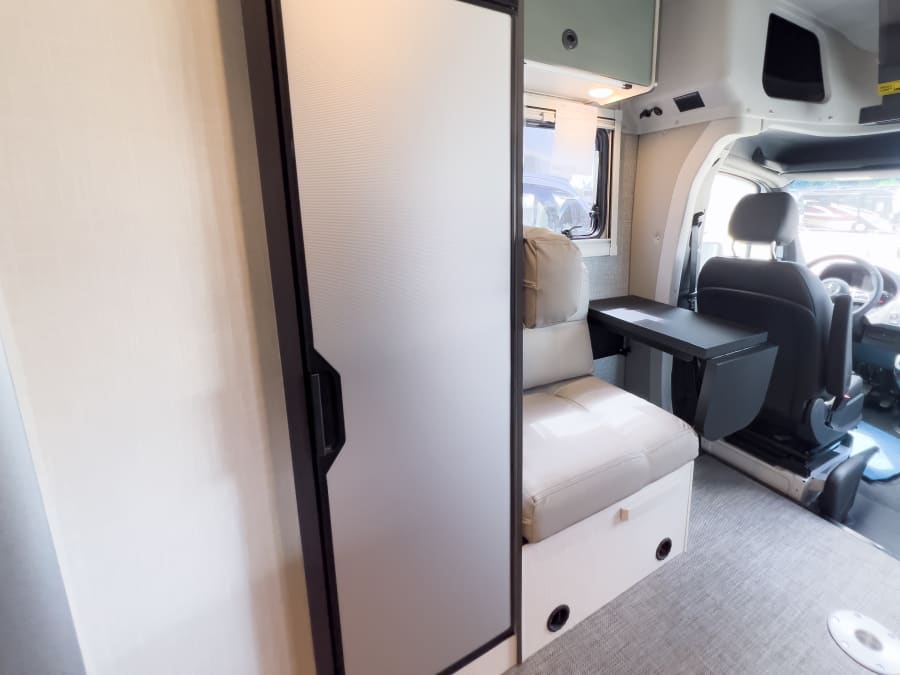2027 Winnebago EKKO — photo 12 view