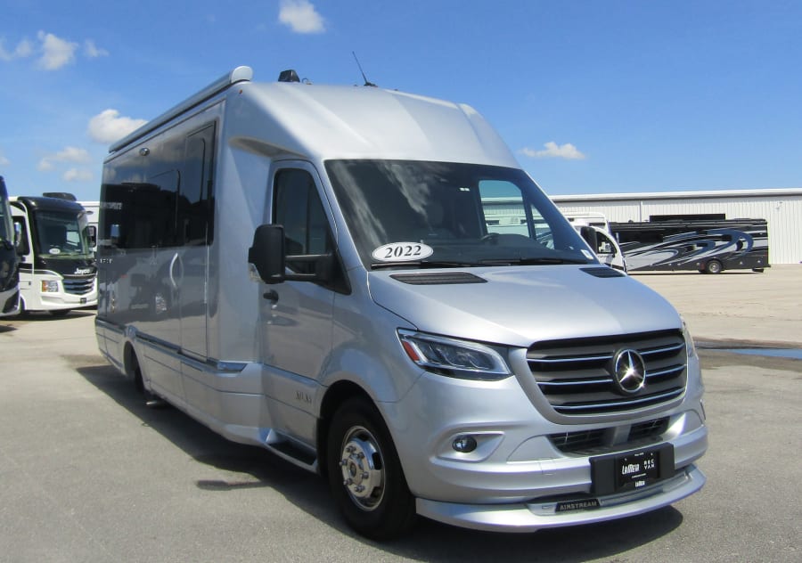 2022 Airstream ATLAS