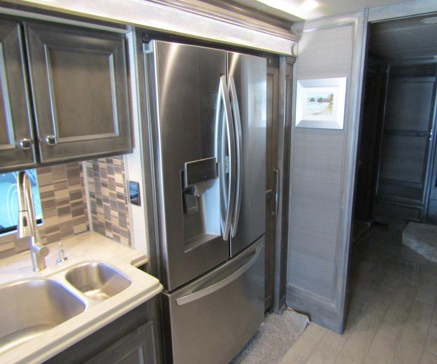 2022 Tiffin PHAETON — photo 11 view