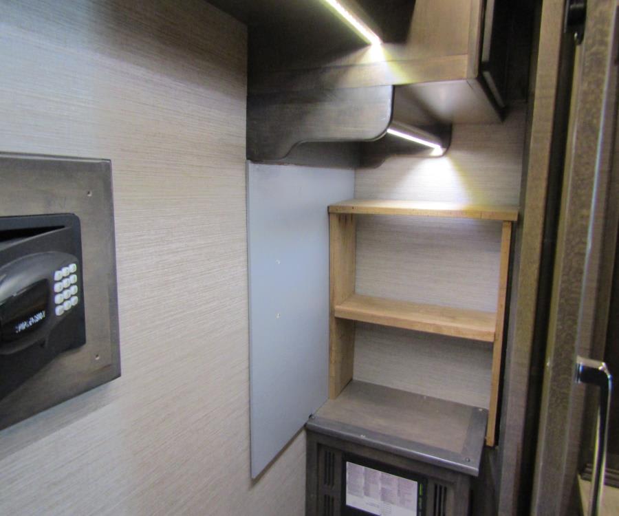 2022 Tiffin PHAETON — photo 21 view