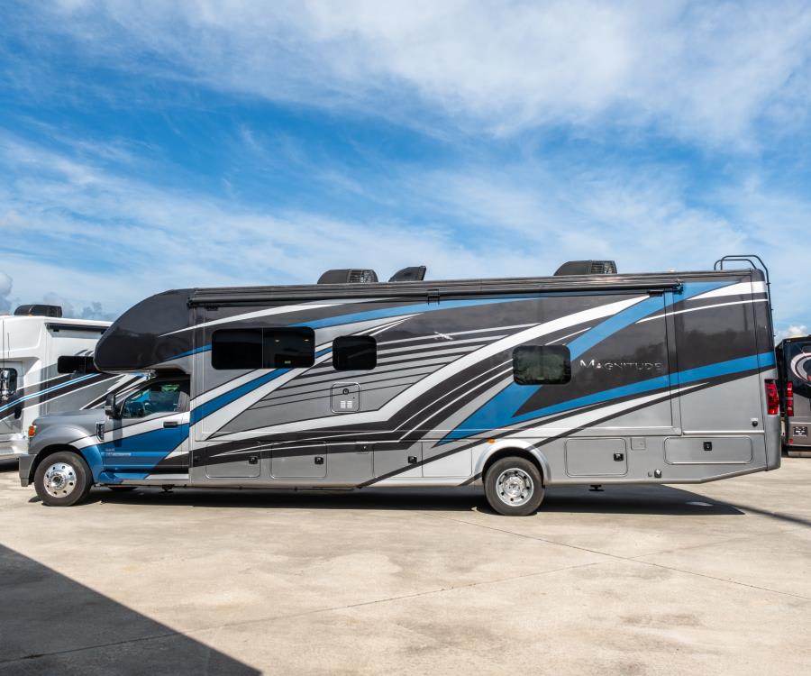 2022 Thor Motor Coach MAGNITUDE — photo 20 view