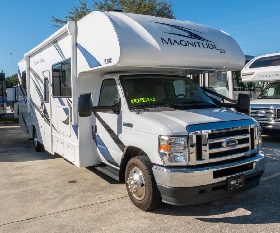 2022 Thor Motor Coach MAGNITUDE