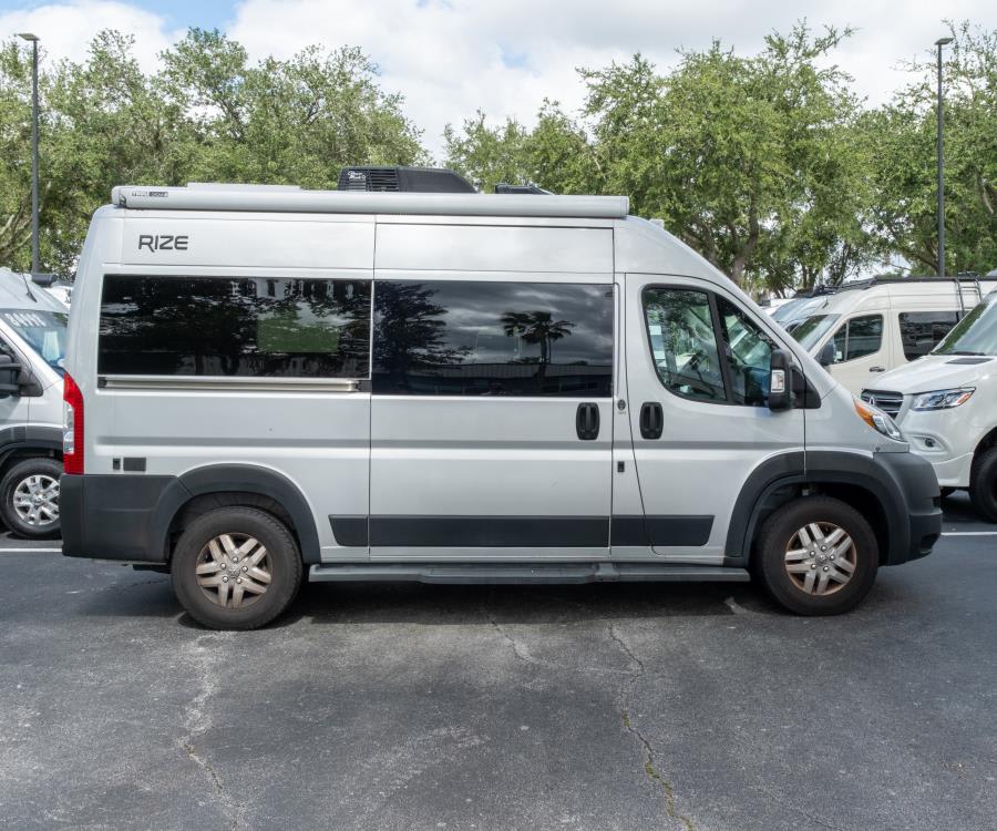 2023 Thor Motor Coach RIZE — photo 20 view