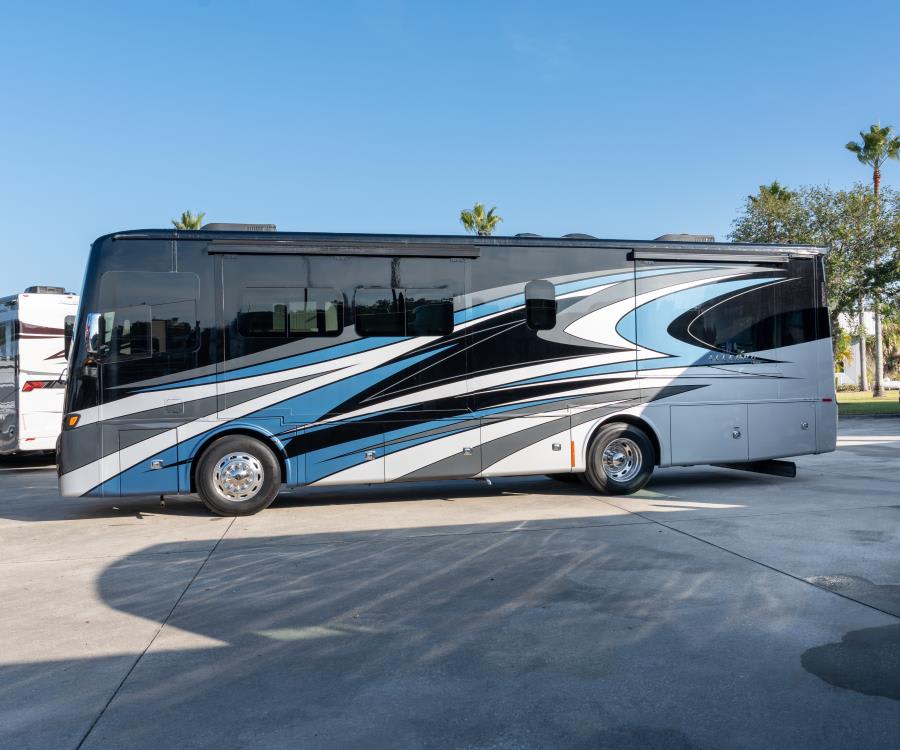 2024 Tiffin ALLEGRO RED — photo 22 view