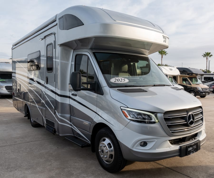 2025 Winnebago VIEW