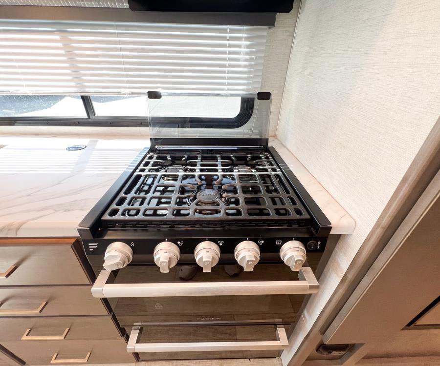 2024 Thor Motor Coach CHATEAU — photo 10 view