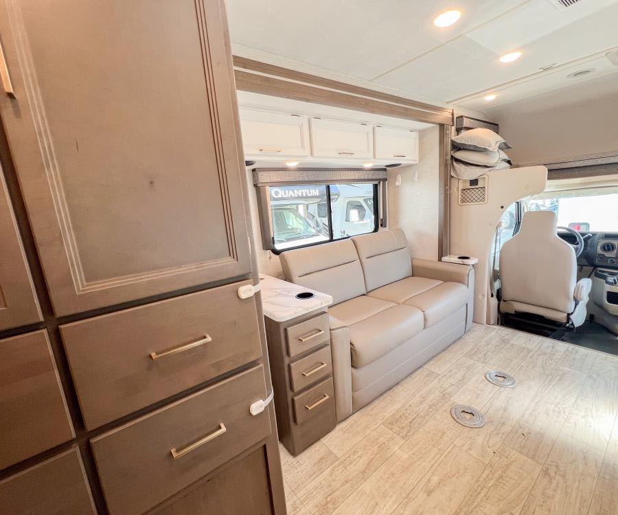 2024 Thor Motor Coach CHATEAU — photo 13 view