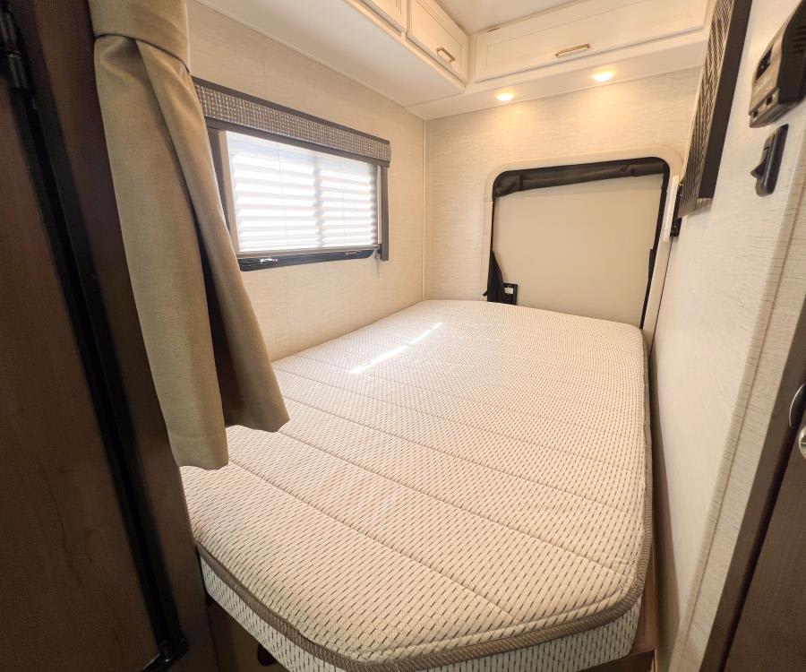 2024 Thor Motor Coach CHATEAU — photo 16 view
