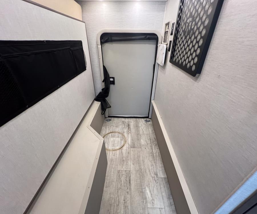 2024 Thor Motor Coach CHATEAU — photo 17 view