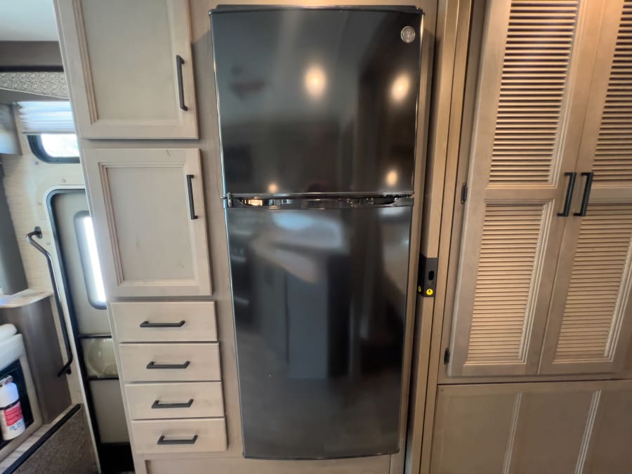 2023 Thor Motor Coach ACE — photo 12 view