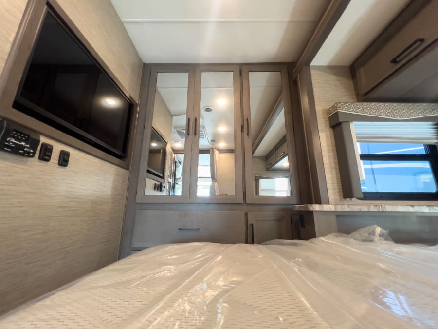 2023 Thor Motor Coach ACE — photo 16 view