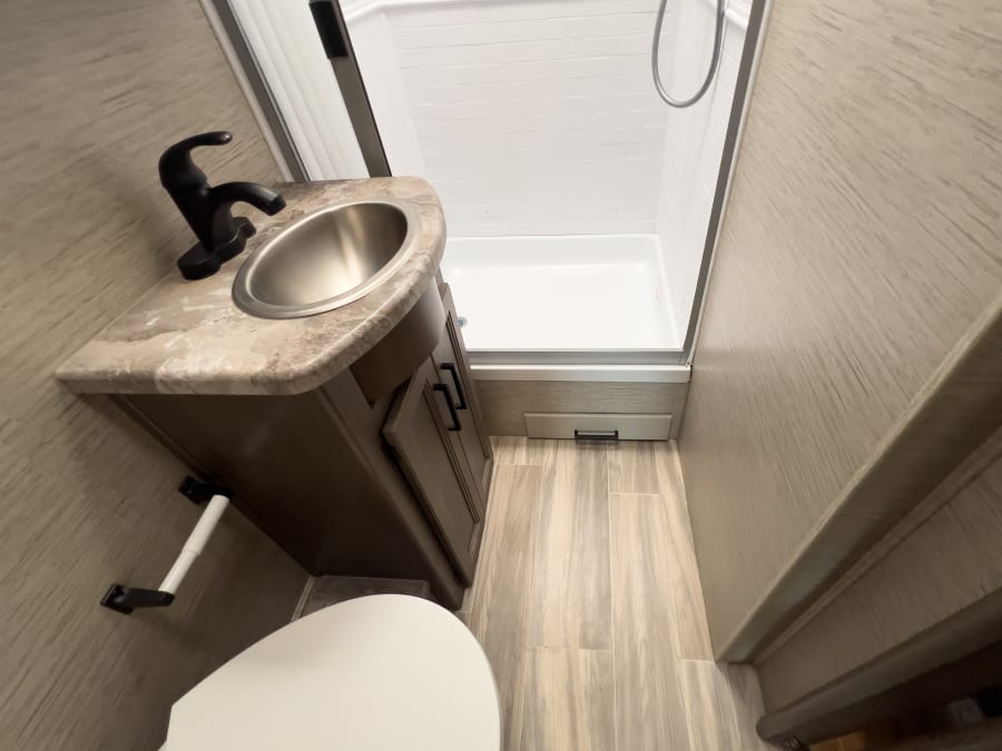 2023 Thor Motor Coach ACE — photo 19 view