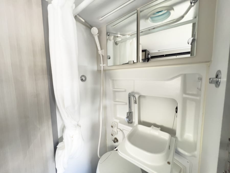 2023 Thor Motor Coach TRANQUILITY — photo 15 view