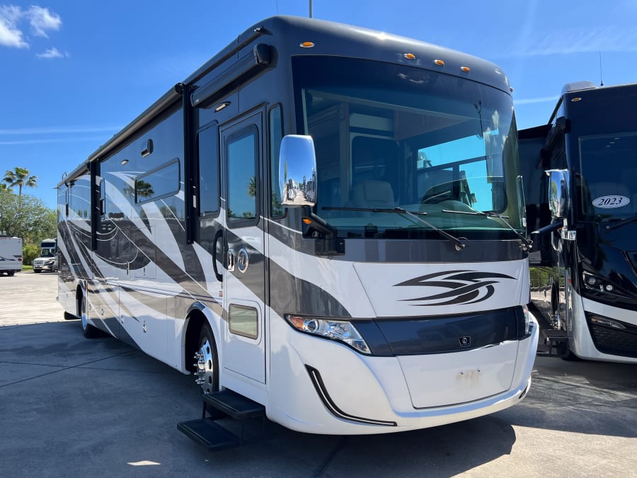 2021 Tiffin ALLEGRO RED