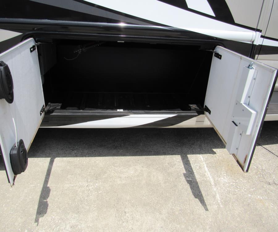 2020 Thor Motor Coach MAGNITUDE — photo 23 view
