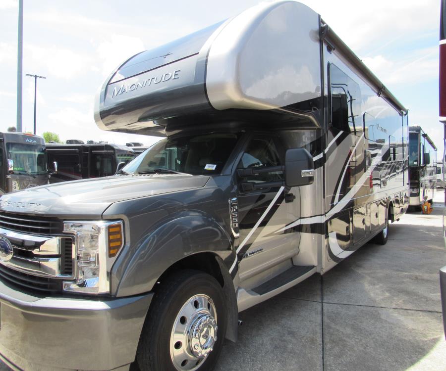 2020 Thor Motor Coach MAGNITUDE — photo 28 view