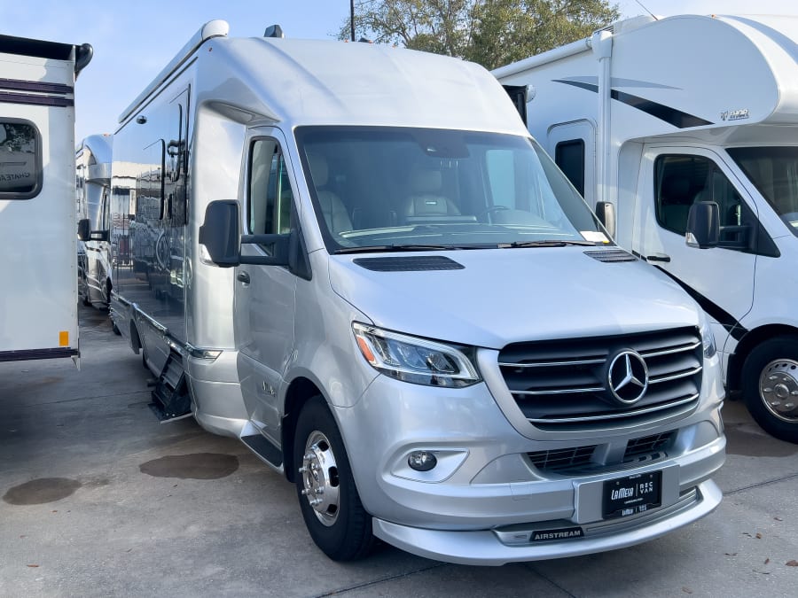 2023 Airstream ATLAS