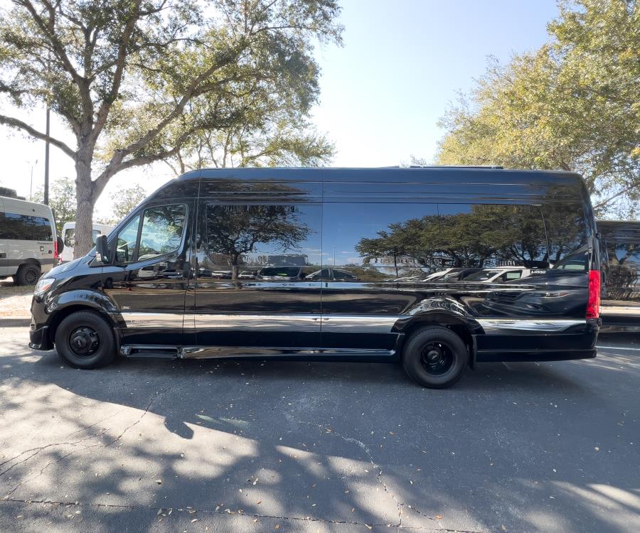 2027 Grech RV LUSSO — photo 12 view