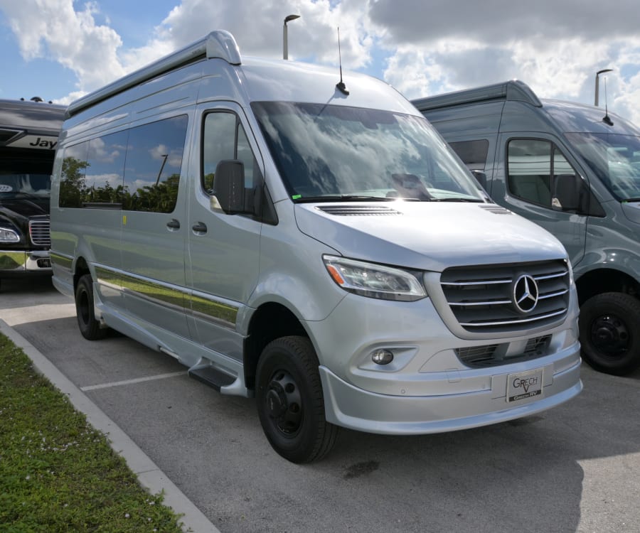 2027 Grech RV STRADA-ION